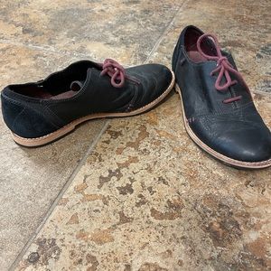 Ahnu Black Oxfords Style Emery Size 8